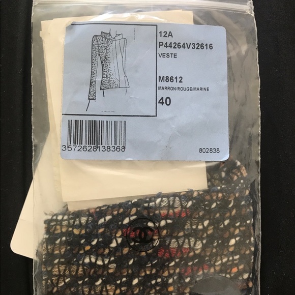 Chanel jacket - Picture 6 of 9